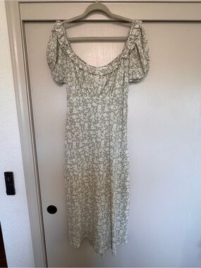 Floral Puff-Sleeve Midi Dress in Sage Green